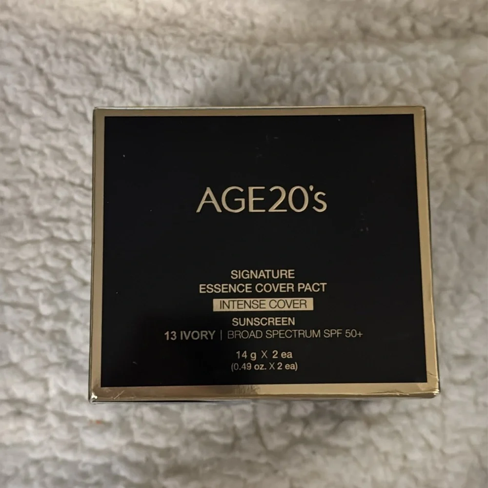 Age 20’s Signature Essence Cover Pact Intense Cover SPF 50+ Foundation 13 Ivory